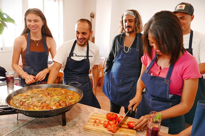 Award-Winning Paella & Market in Small Group with Chef Jordi - How the small group changes the experience