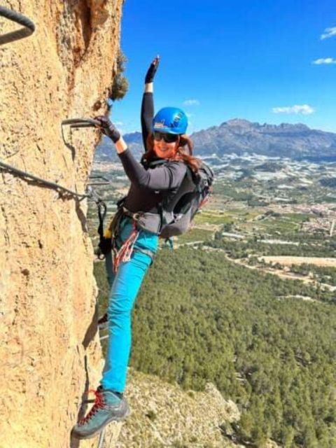 Benidorm: Via ferrata Ponoig, cerca de la Nucia - The Sleeping Lion viewpoint above the Costa Blanca