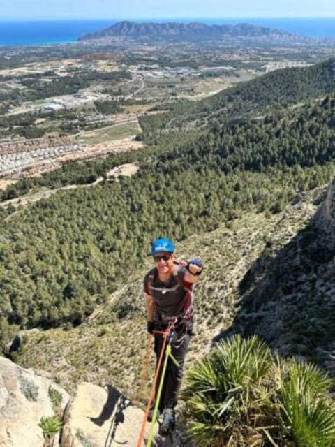 Benidorm: Via ferrata Ponoig, cerca de la Nucia - Walking to the two abseils