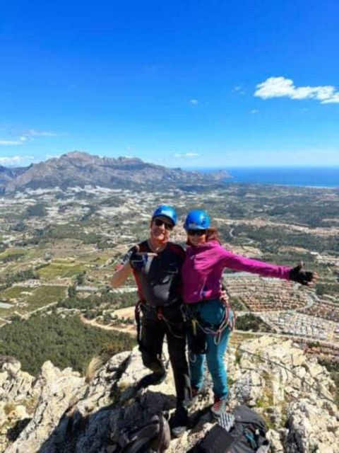 Benidorm: Via ferrata Ponoig, cerca de la Nucia - Getting started with helmet, harness, and clamps