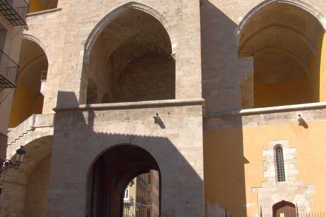 Between Two Gates: A Self-Guided Audio Tour in Valencia - Valencia’s river story begins at Serranos Towers