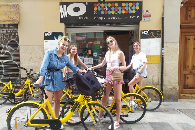 Bicycle Rental City Center - A practical route toward the Turia riverbed