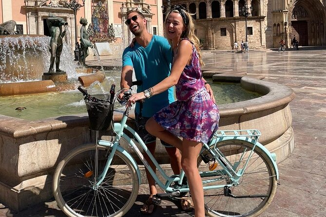 Bike Grand Valencia Private Tour - Reaching Malvarrosa Beach by bicycle