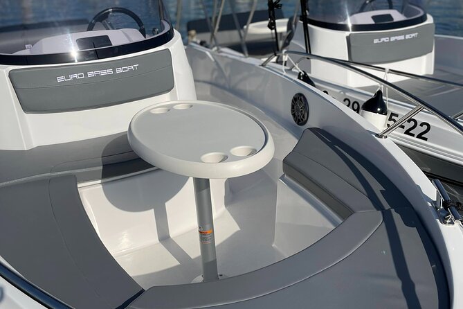 Boat Rental Without License in La Marina de Valencia - Cruising around La Marina