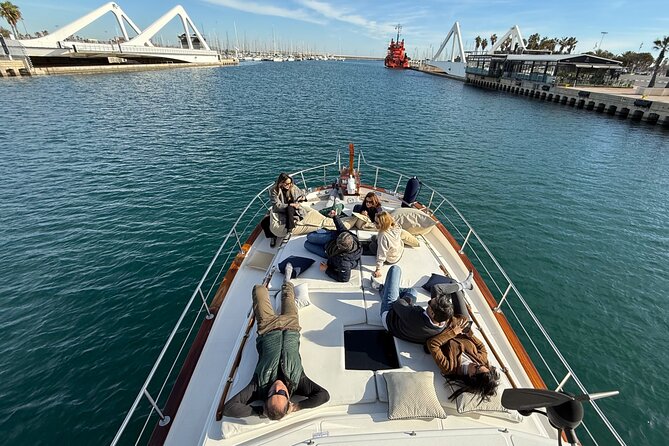 Chill and Sail in Valencia - How the $379.51 group price works