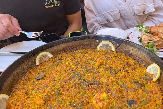Christmas Tapas and Wine Tour in Valencia - Why a tapas walk suits Valencia at Christmas