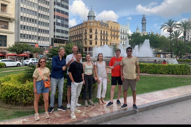 Christmas Tapas and Wine Tour in Valencia - Meeting at Xàtiva and entering central Valencia