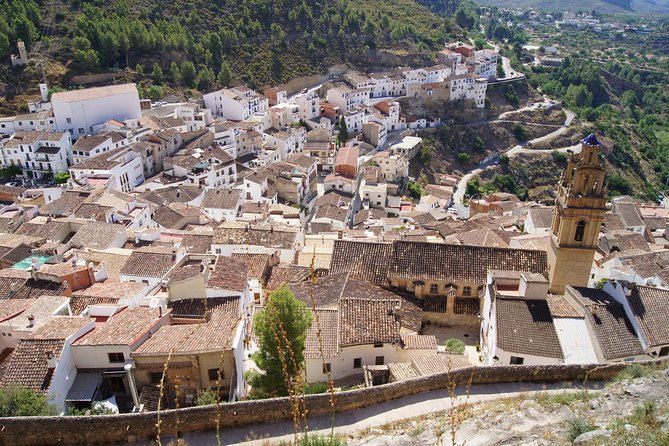 Chulilla Canyon Trail - private full day tour - One hour in the old village of Chulilla