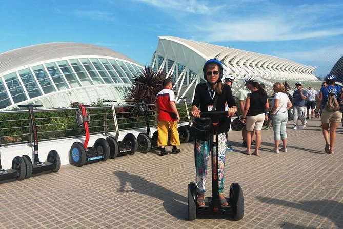 City of the Arts and Sciences - Walking among Calatrava’s major buildings
