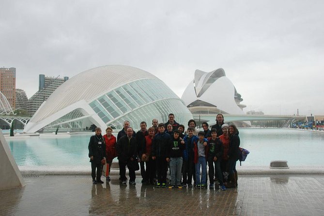 City of the Arts and Sciences - What the guide adds to the architecture