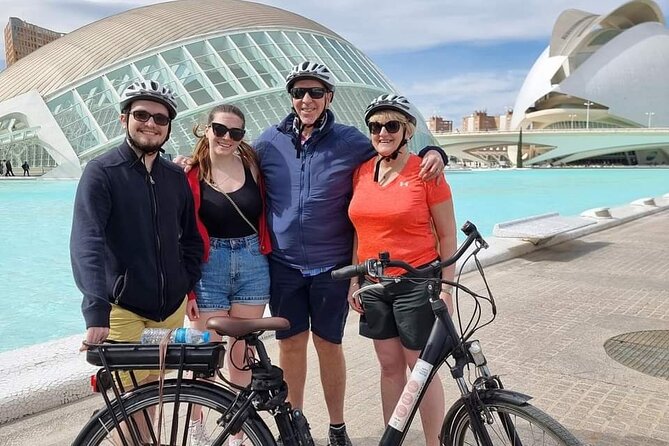 E-Bike Grand Valencia Private Tour - Pausing at the City of Arts and Sciences