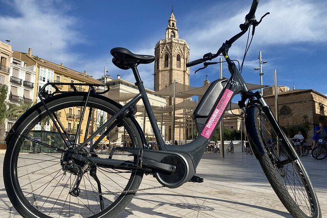 e-Bike Rental in Valencia - At the store: pickup, paperwork, and city advice