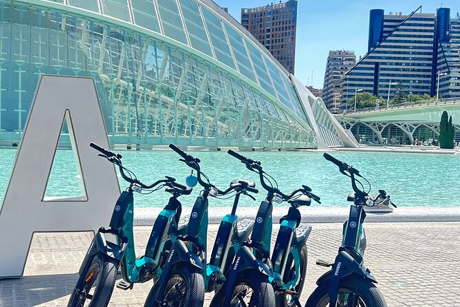 E-bike Tour: Beaches, & City of Arts and Sciences (From €30,00) - Las Arenas and Malvarrosa: Valencia’s main beach stretch