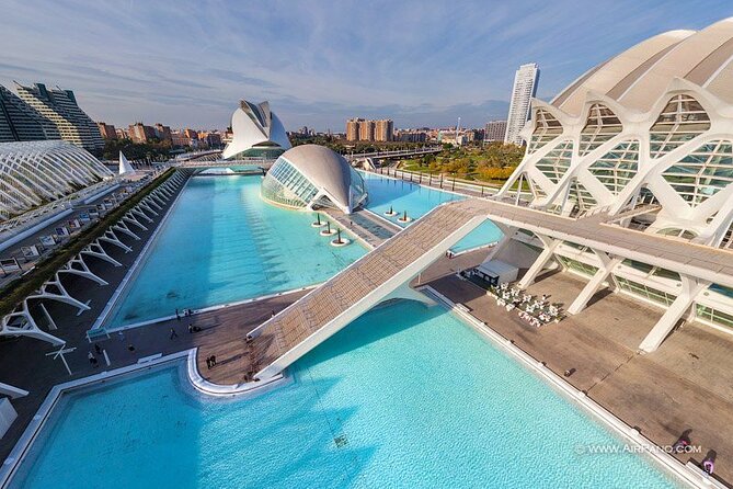 e-Scavenger hunt Valencia: Explore the city at your own pace - Who will enjoy this format most