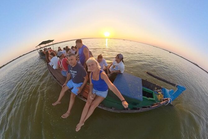 Excursion to the lagoon, sunset and boat ride. - Leaving Valencia for the Garrofera coast