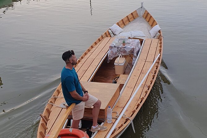 Excursion to the lagoon, sunset and boat ride. - What the sunset timing means