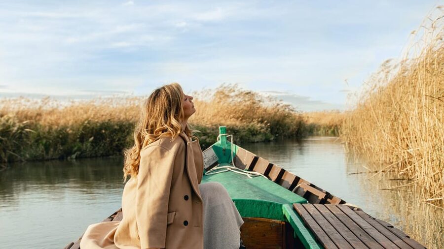 From Valencia: Albufera Day Trip with Boat Tour and Transfer - The boat ride across Albufera