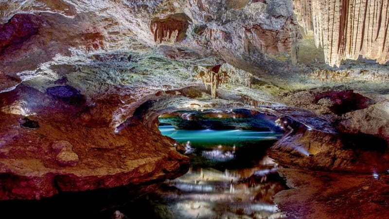 From Valencia: Caves of San José Guided Tour & Boat Ride - How the guides shape the experience