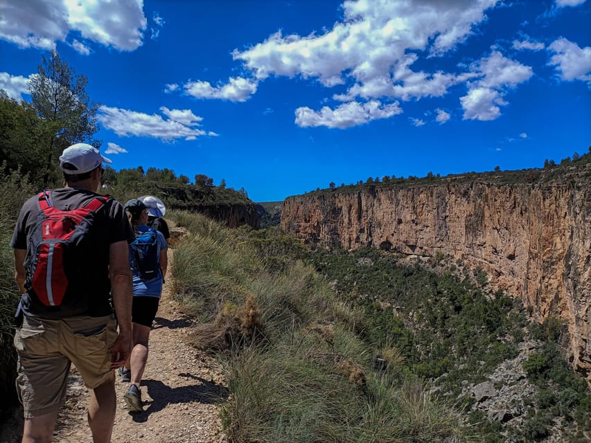 From Valencia: Chulilla, Turia Canyon, Hanging bridges... - What makes Pau such a strong guide
