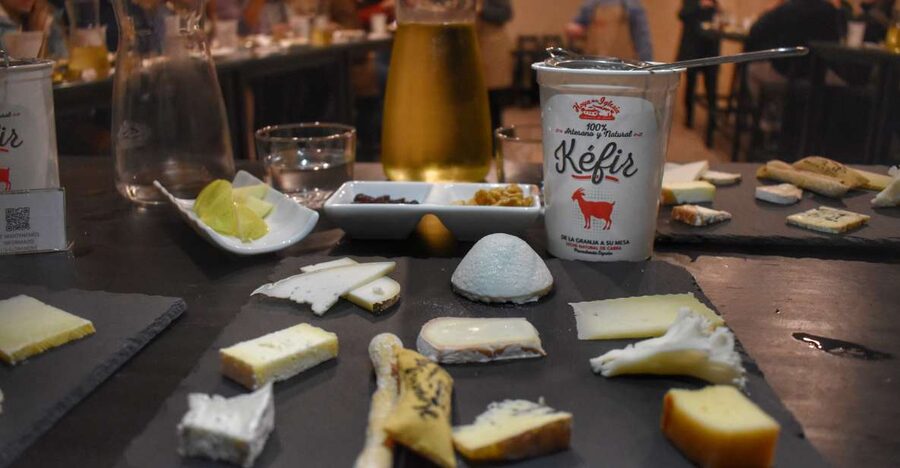 From Valencia: Guided Cheese Factory Tour with Wine Tasting - Inside the natural cheese caves