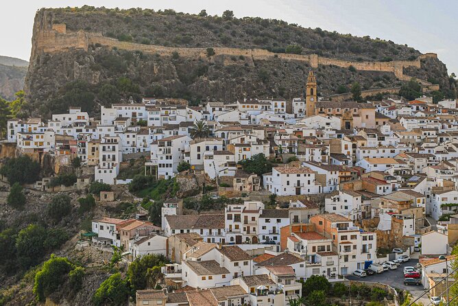 From Valencia: Hiking and Hanging Bridge Adventure in Chulilla - Who should book this Chulilla outing?