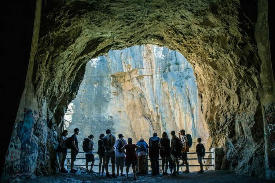 From Valencia: Montanejos Guided Hike with Natural Pools - The Chorro and its 300,000-liter rush