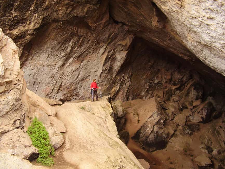 From Valencia: Montanejos Guided Hike with Natural Pools - Leaving Valencia and reaching the Mijares River