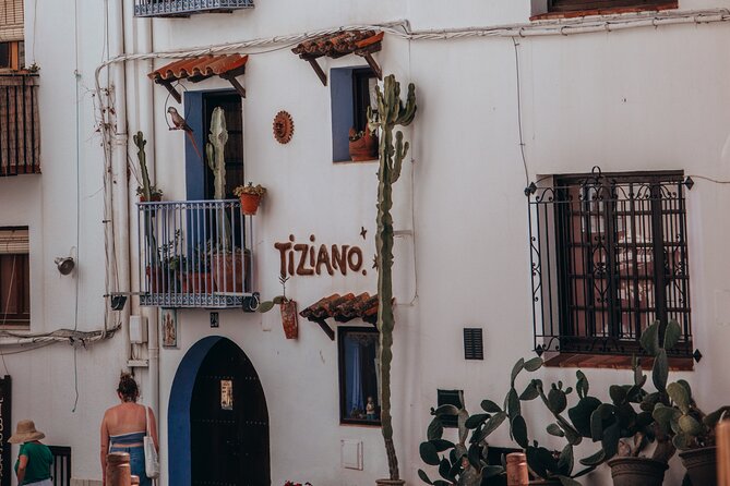 Full Day Tour to Peñíscola from Valencia - Castle gardens, beach, and coastal views