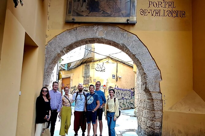 Genuine Valencian tapas tour with a pinch of History - Why this Valencia food walk works