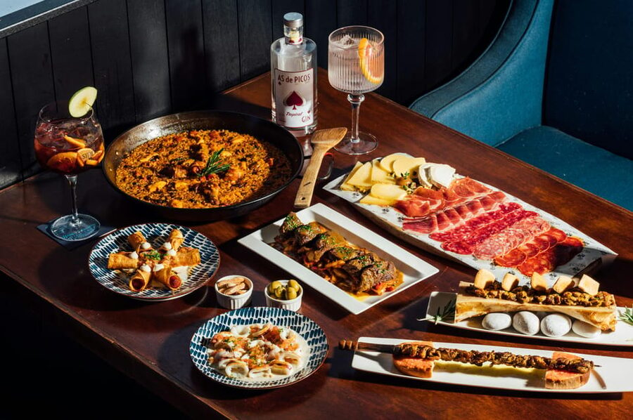Gourmet 5-Course Dinner Experience in Valencia - A Valencia dinner built around the home table