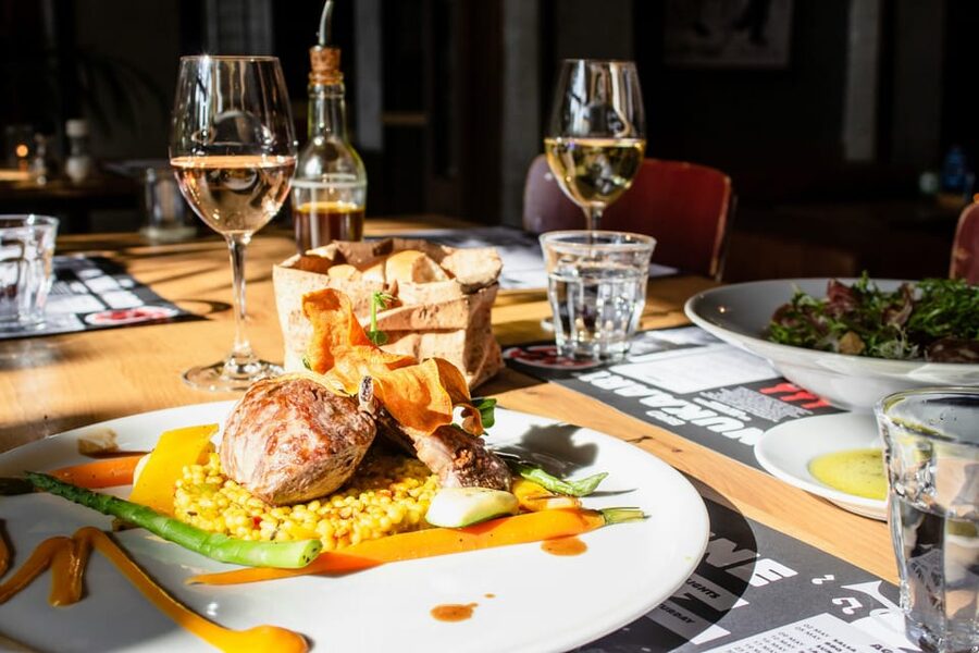 Gourmet 5-Course Dinner Experience in Valencia - Choosing between Italian and Spanish flavors