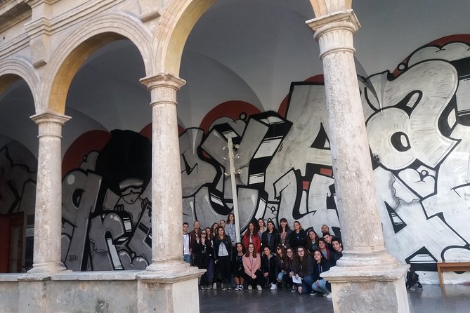 Grafiti tour and Carmen Quarter - Following the graffiti route through El Carmen