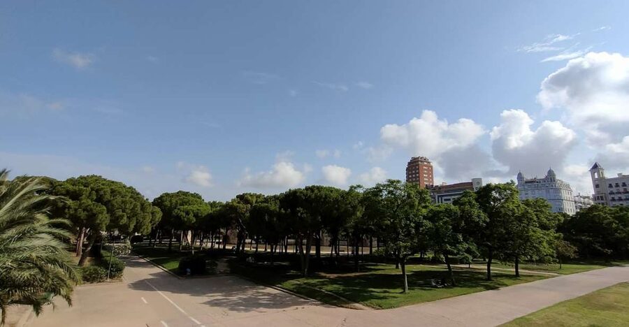 Grand City Bike Tour of Valencia - Reaching the City of Arts and Sciences