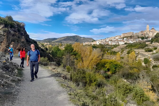 Hike to the Roman aqueduct Peña Cortada - Chelva’s old neighborhoods