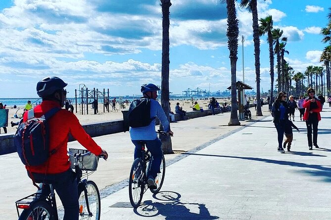 Horchata Bike Tour in Valencia - Following the waterway inland