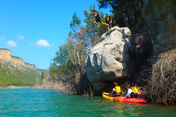 Kayak Routes In A Lake - Swimming, rocky cliffs, and optional thrills
