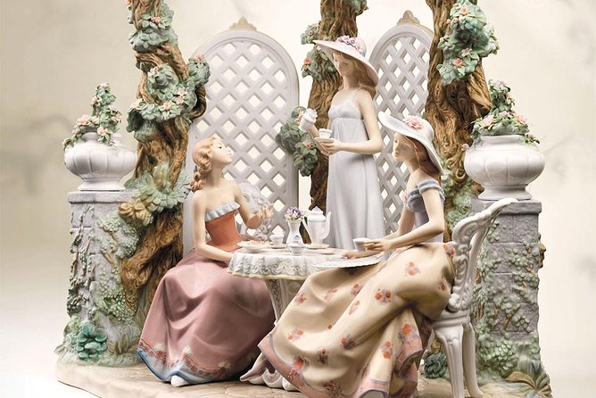 Lladro Factory Visit and Paella Lunch at the Beach - From the factory to Playa de la Malvarrosa