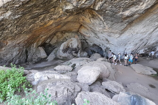 Montanejos: Do an Epic Hike and Swim in Thermal Waters - Weather, Packing, and Small Practical Details