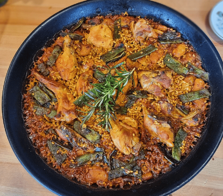 OnlyForYou, Paella Session at a Michelin-trained Chef’s Home - Choosing Traditional, Seafood, or Vegetable Paella
