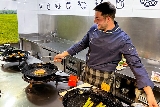 Paella Cooking Class, Wine Tasting & Central Market in Valencia - Tapas, cava, wine, and the final meal