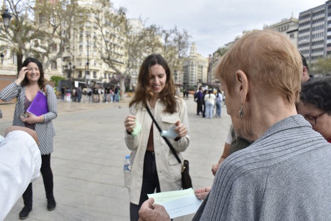 Private Walking Tour of Games and History in the Center of Valencia - Central Market and La Lonja de la Seda