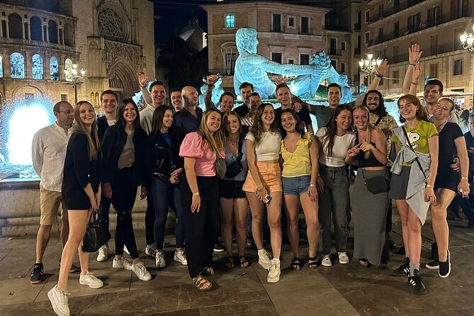 Pub Crawl Tour in Valencia - Plaça del Negret, the first hour
