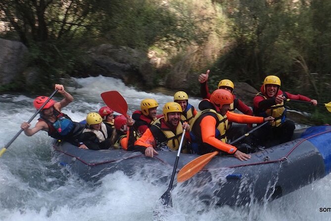 Rafting white water in Montanejos 1h Valencia - The optional rock jump