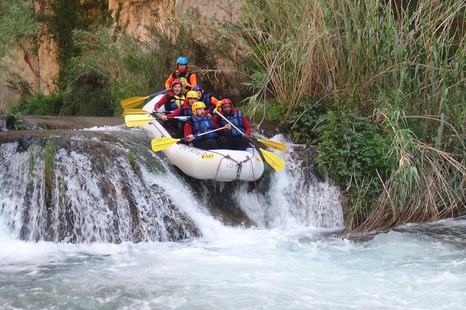 Rafting white water in Montanejos 1h Valencia - How the guides shape the experience