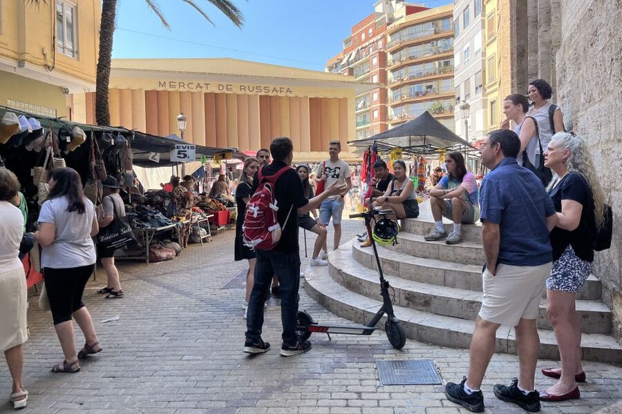 Real Paella Cooking Class – Market Visit & Sangría Workshop - What the group atmosphere is really like