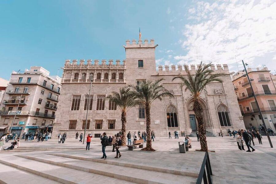 Secret Valencia Experience: The City and Its Flavors - Barrio del Carmen, where the route becomes less formal
