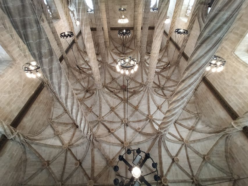 Small-Group Medieval Valencia Walking Tour - Licensed Guide - A short walk to the Serranos Towers