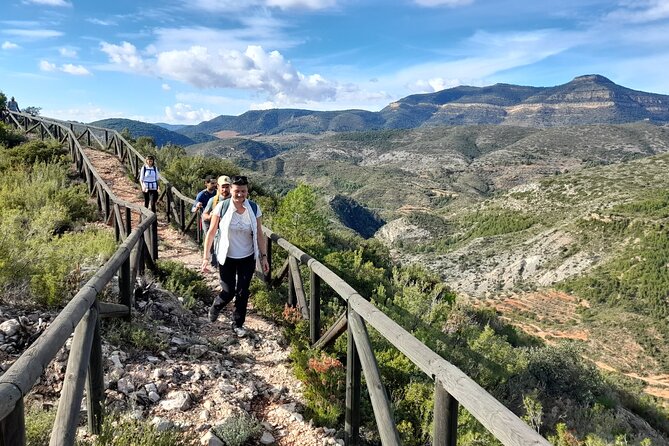 Stunning Hike around Buseo reservoir - The full loop and its changing views