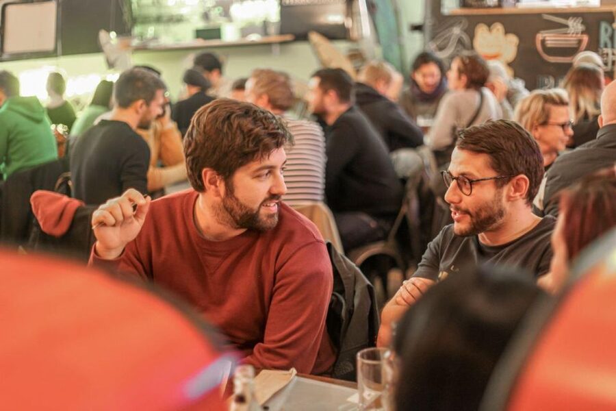 The Biggest Pub Quiz in Valencia - Food and drinks during the questions