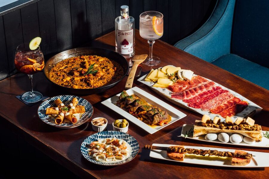 Traditional Spanish Home Dinner - The opening course: cold tapas and first impressions